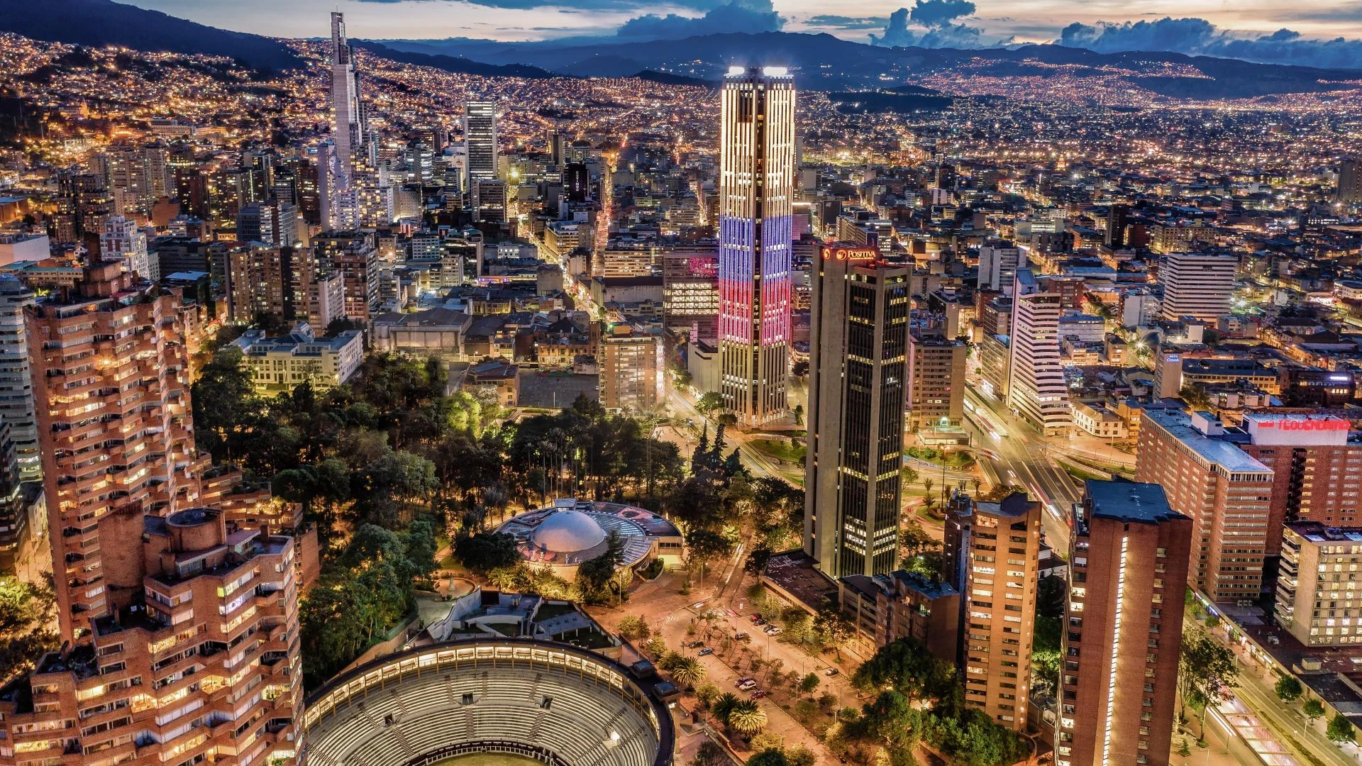 Bogotá's Economy Grows 2.3% Driven by Trade and Arts