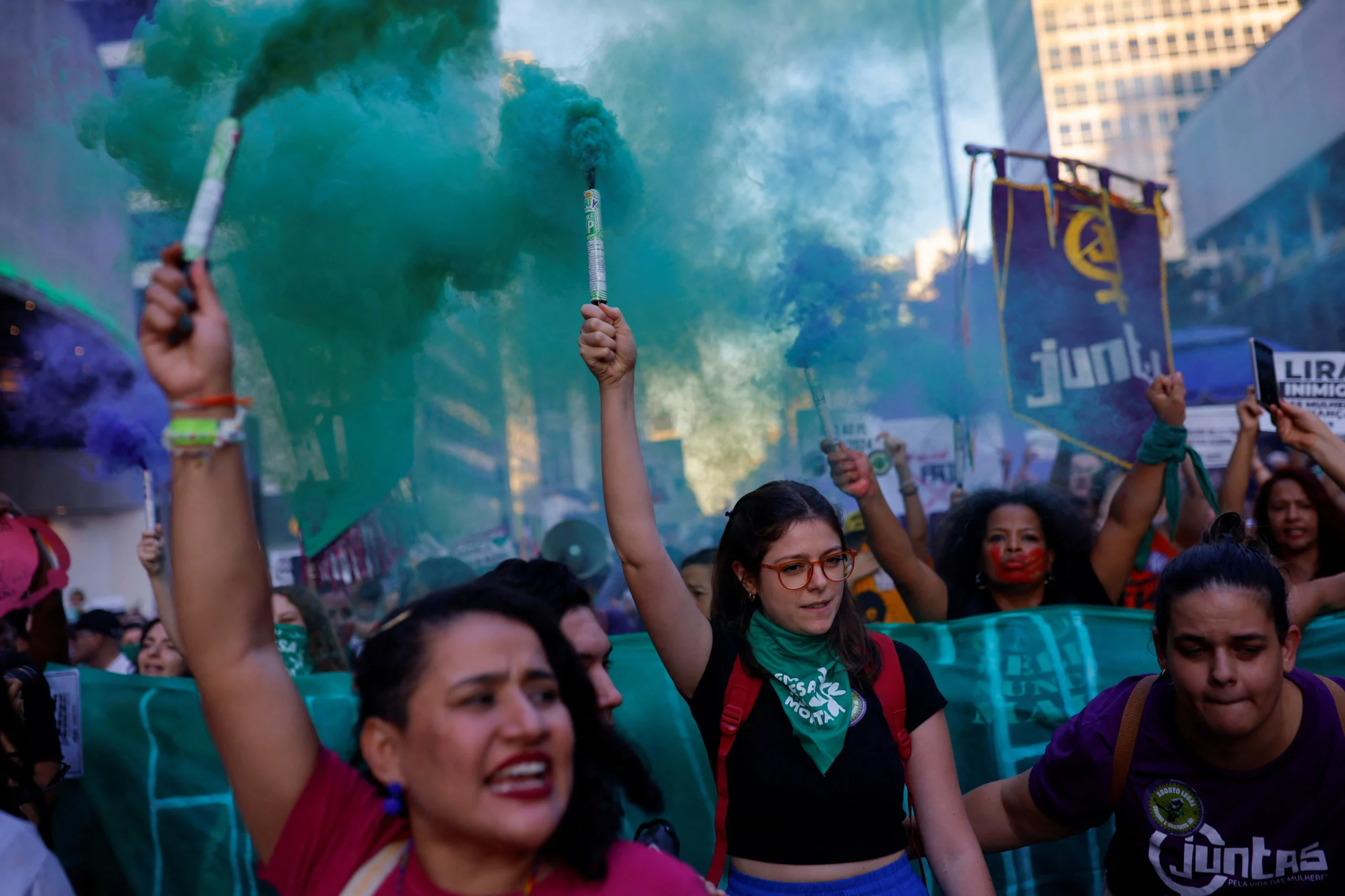 Legal Challenge Halts Resolution Expanding Abortion Access for Pregnant Minors