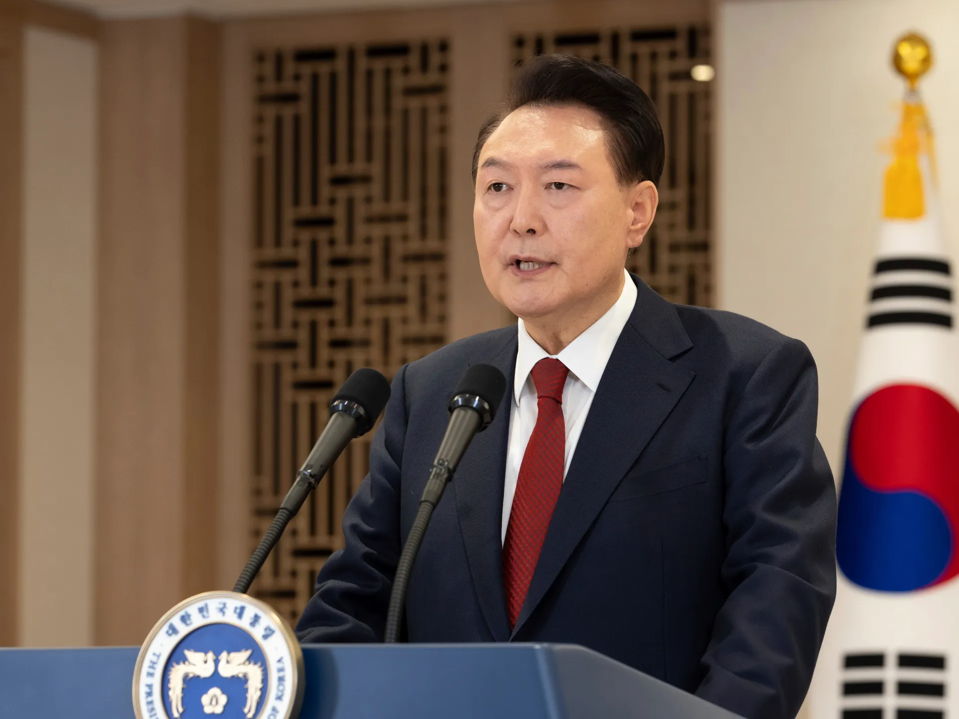 South Korean President Defies Martial Law Inquiry