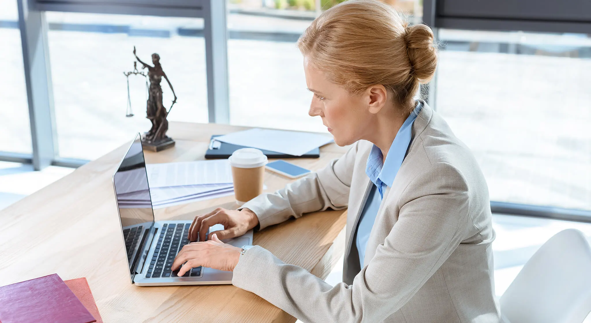 How a DACA Lawyer Can Help You Navigate Immigration Challenges. (Photo Internet reproduction)