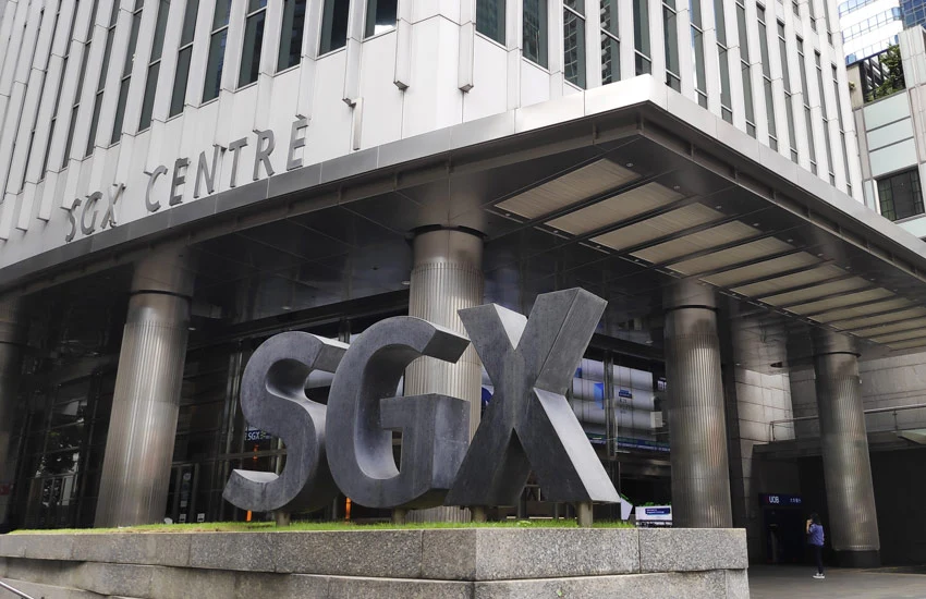 Singapore Outshines Hong Kong in Stock Market Rally