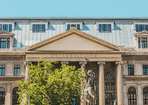 The Transition from High School to University Writing. (Photo Pexels)