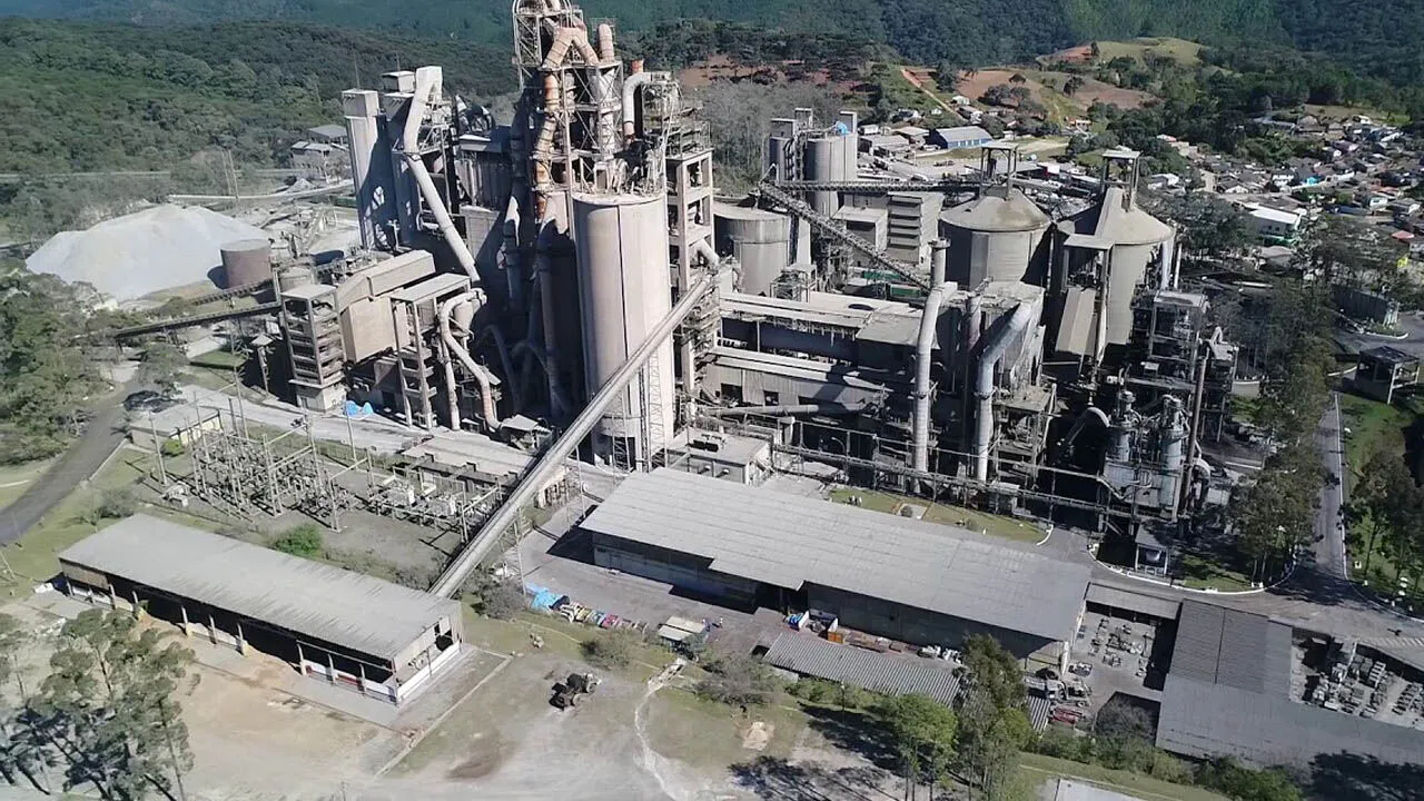 Chinese Giant Acquires Brazilian Quarry: A Tale of Stones and Strategy