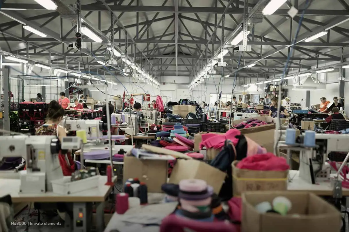 Colombian Manufacturing Sector Sees Modest Recovery in October