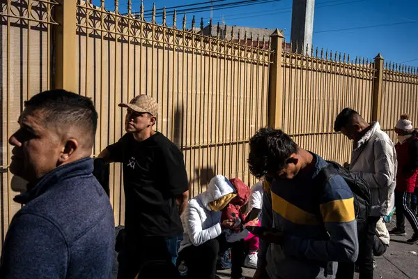 First Deportees Arrive in Mexico as Trump Era Begins