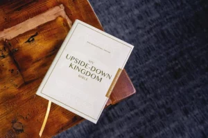 Conservative Group Urges Boycott of Zondervan's 'Upside-Down Kingdom Bible'