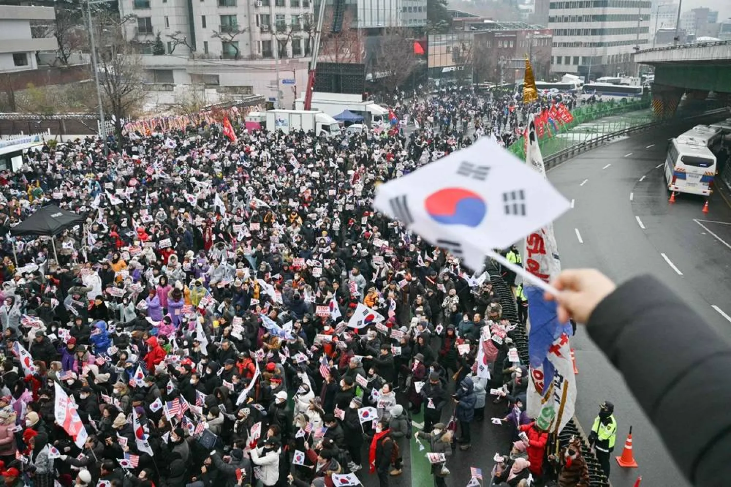 South Korean Sentiment Shifts: Yoon's Party Gains Ground as Arrest Looms