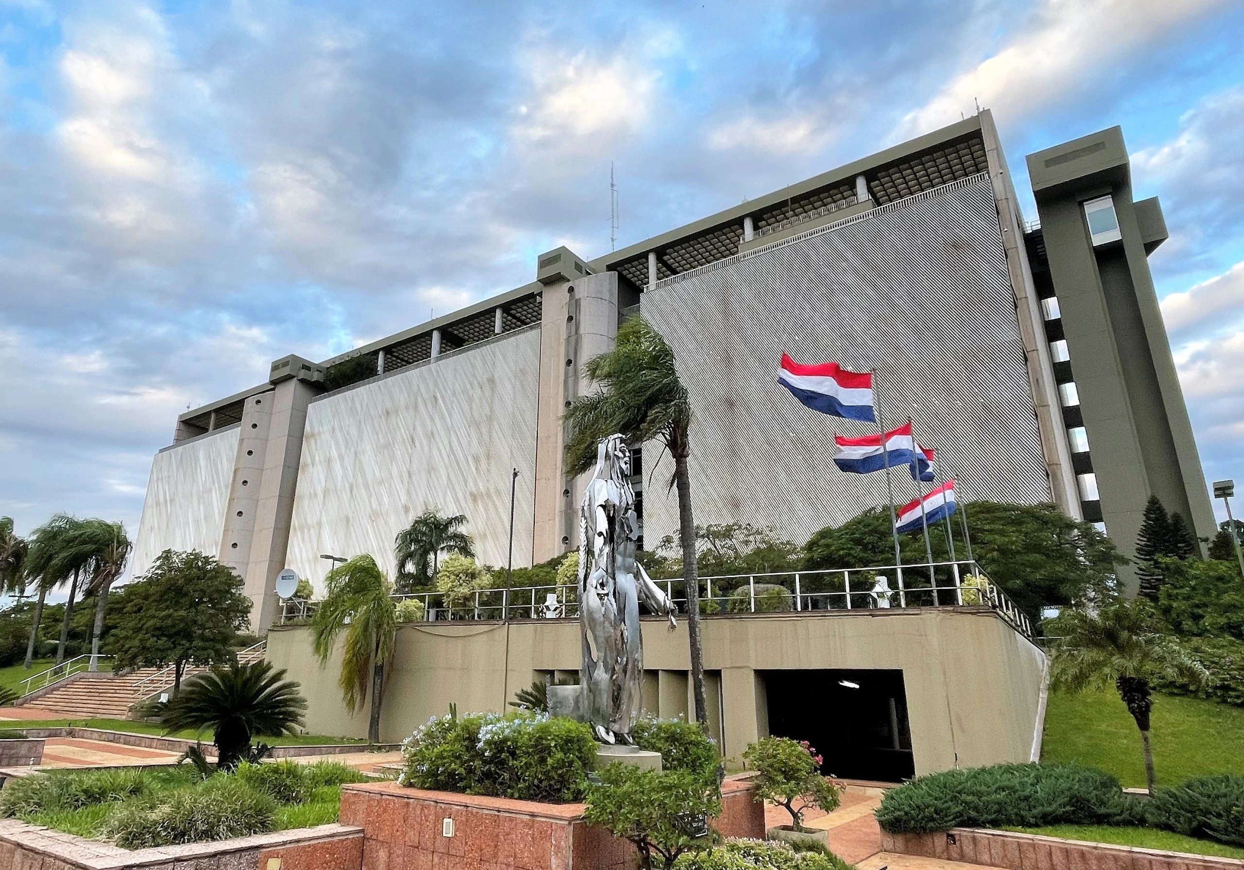 Paraguay Attracts 1,051 Foreign Investors in 2024