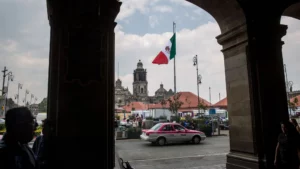 Moody's Cuts Mexico Growth Forecast to 0.6% Amid Trade Tensions