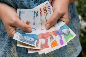 Colombia's Inflation Stagnates at 5.2%, Missing Central Bank's Target for Fourth Year