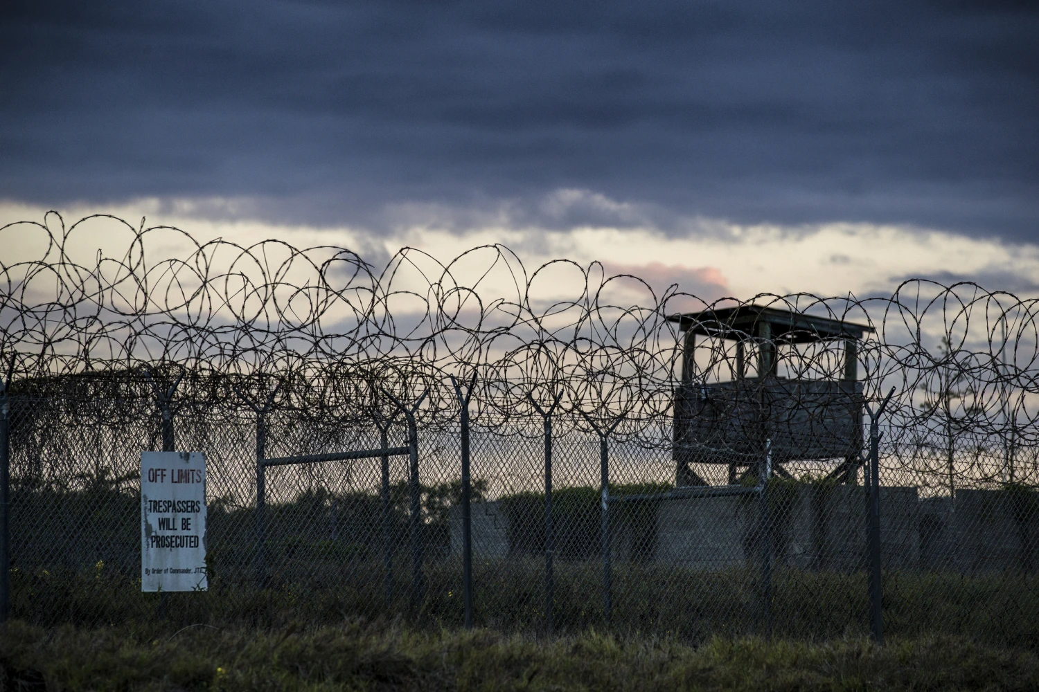 First Migrants Arrive at Guantánamo as U.S. Expands Detention Capacity to 30,000 Beds