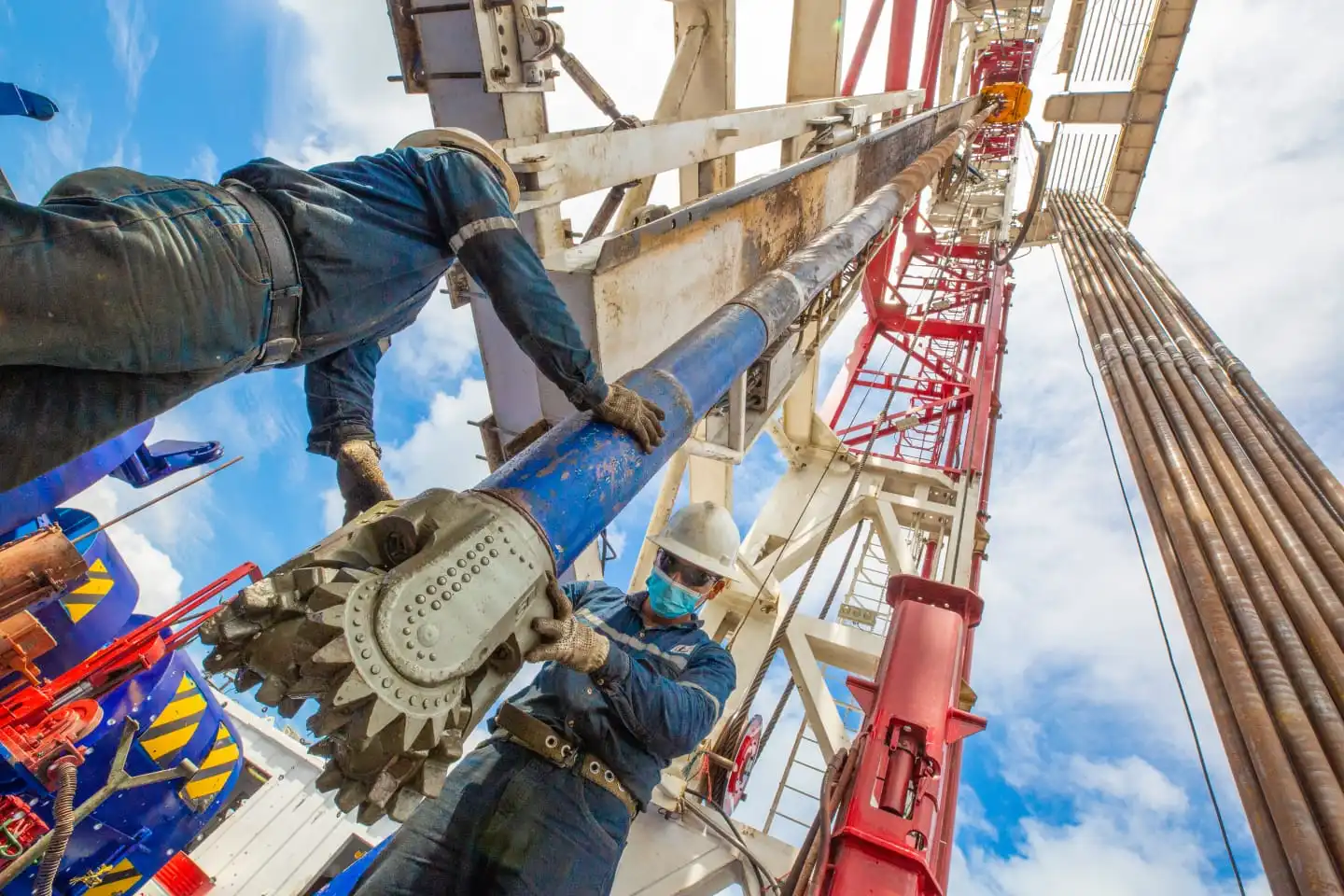 Ecuador Transfers Sacha Oil Field to Chinese-Canadian Consortium to Boost Production