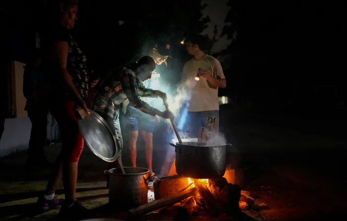 Cuba’s Energy Collapse Forces Residents to Cook with Charcoal