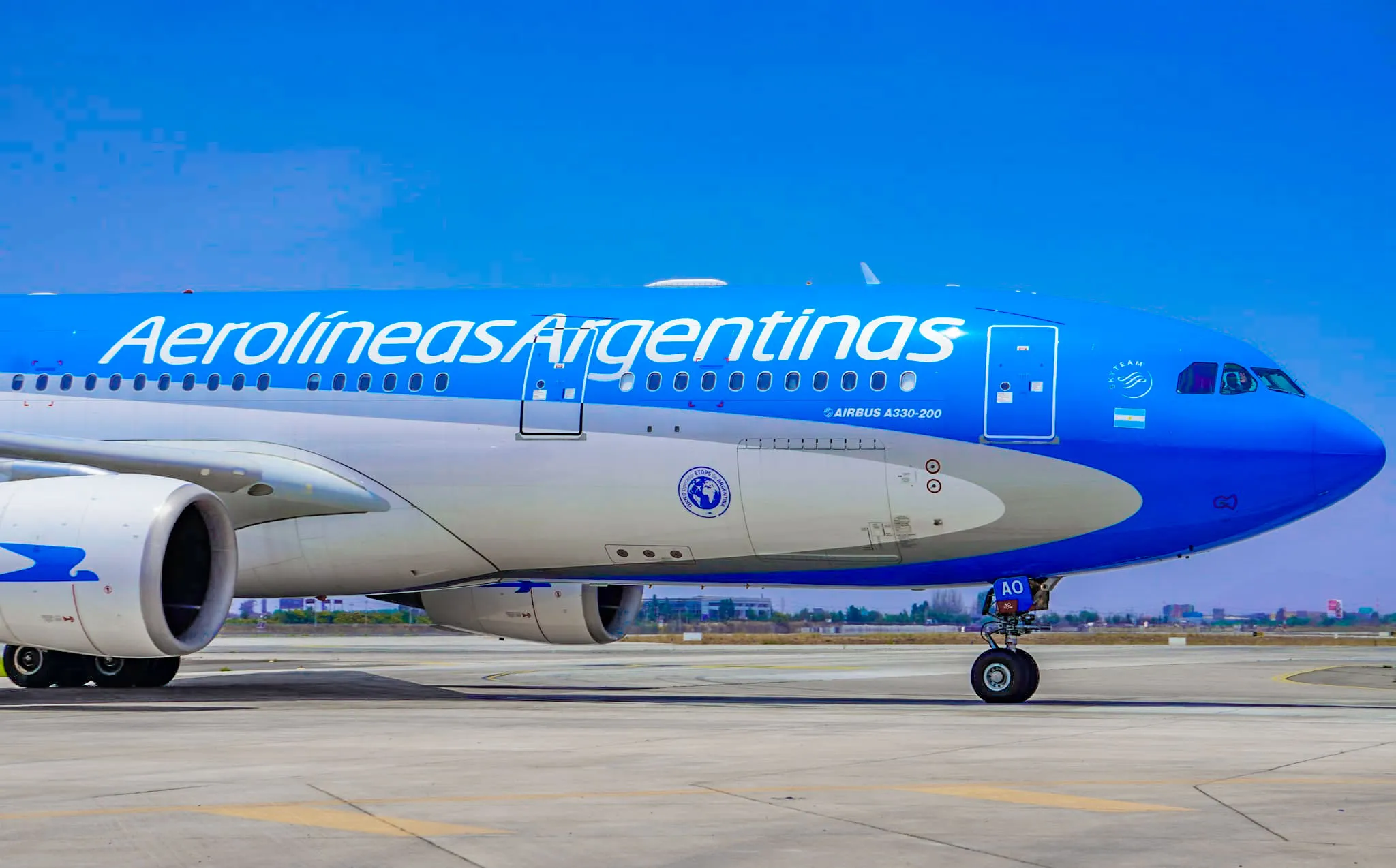 Aerolíneas Argentinas Posts First Operational Profit in 16 Years Amid Privatization Push