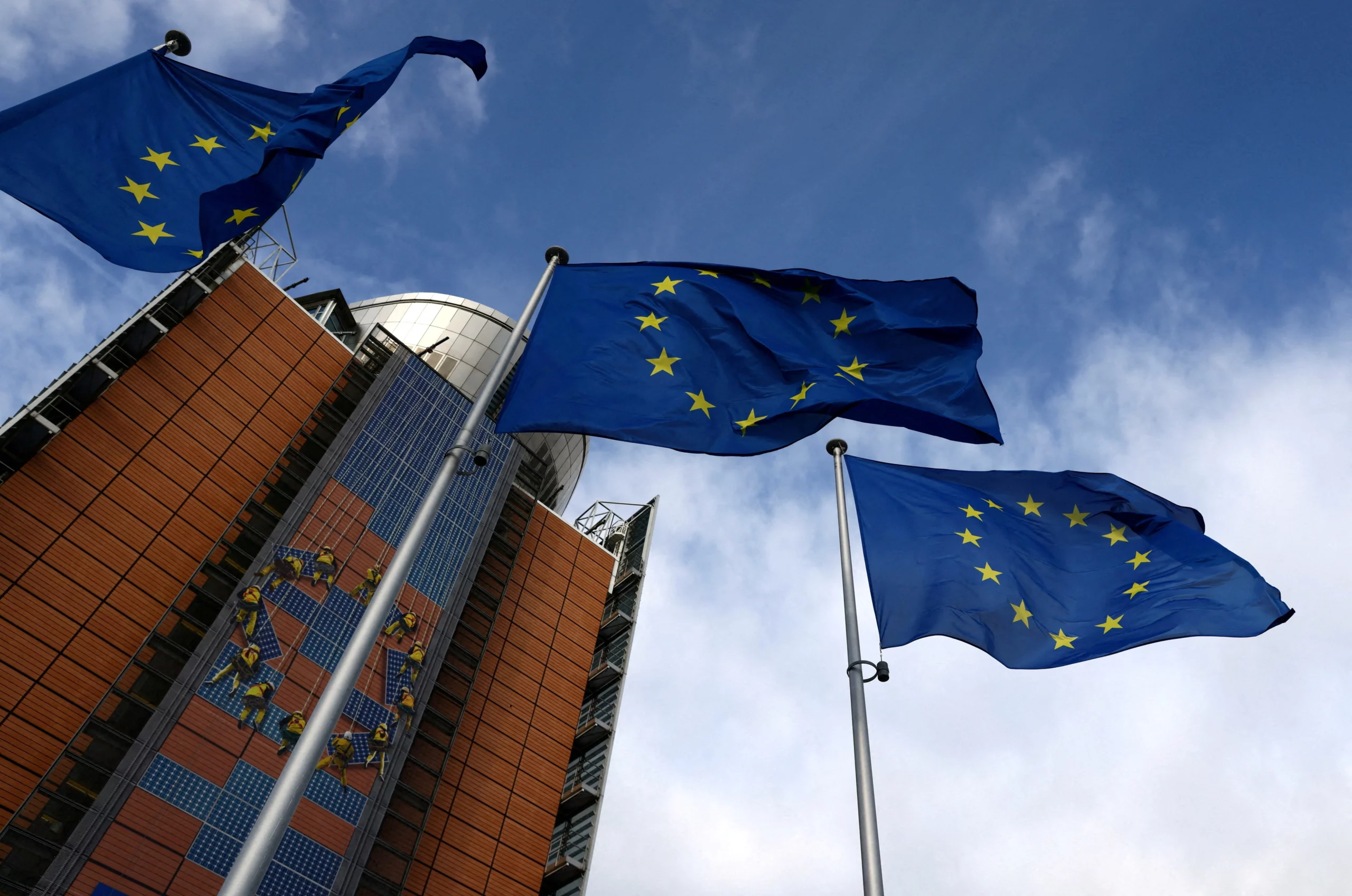 EU’s 16th Sanctions Hit Russia as U.S.-Moscow Ties Warm