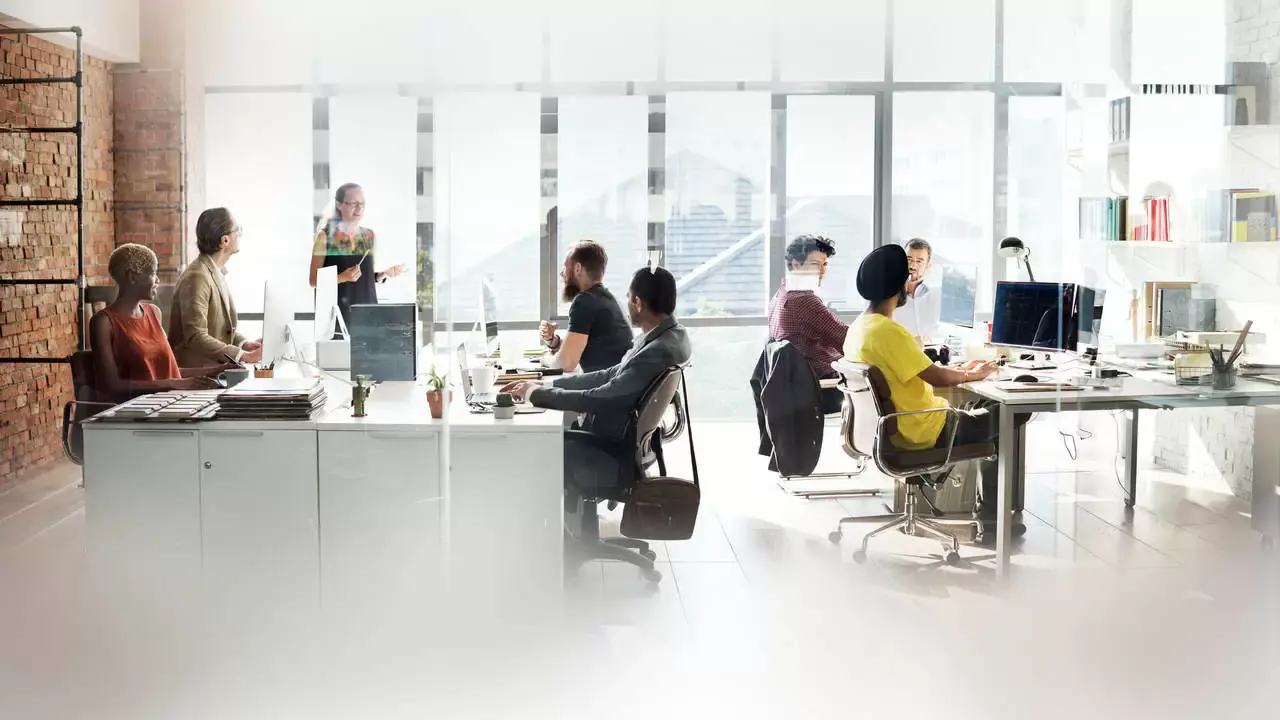 Brazilian Professionals Triple Salaries Working for Foreign Companies, Study Finds