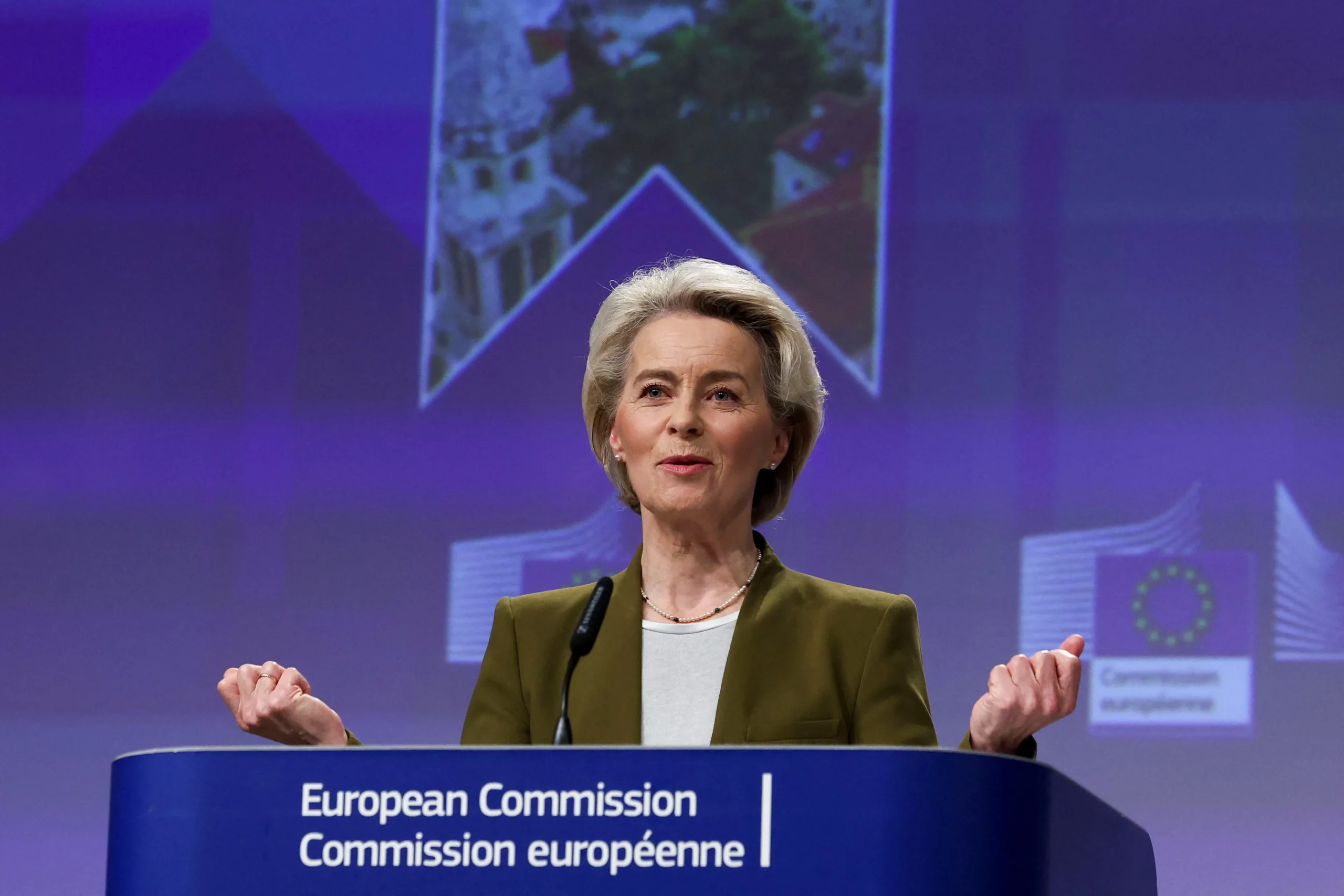 EU Courts Chinese Trade While Bracing for American Tariffs Storm