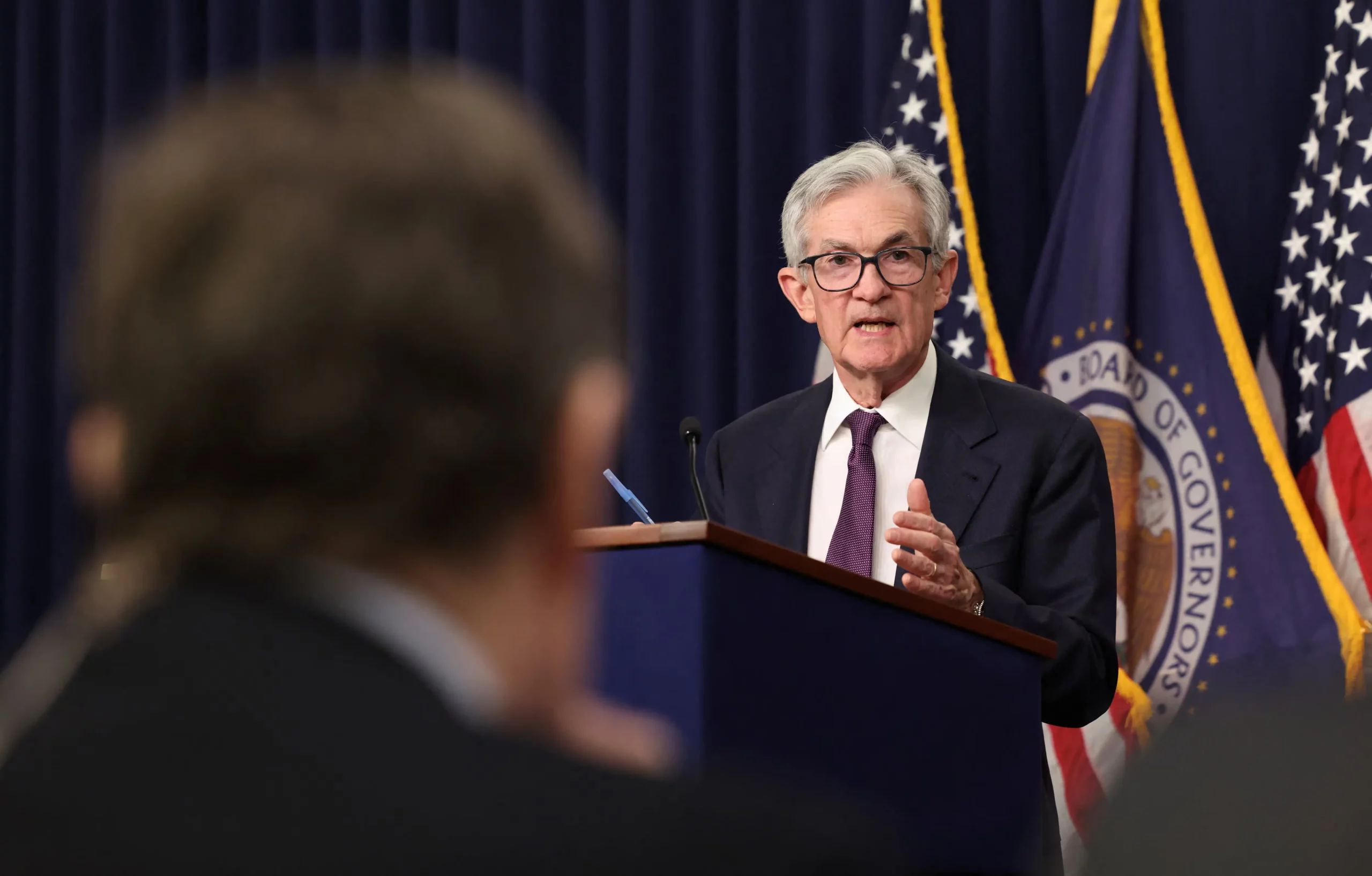 Fed Chair Powell Stresses Patience on Rate Cuts Amid Strong U.S. Economy
