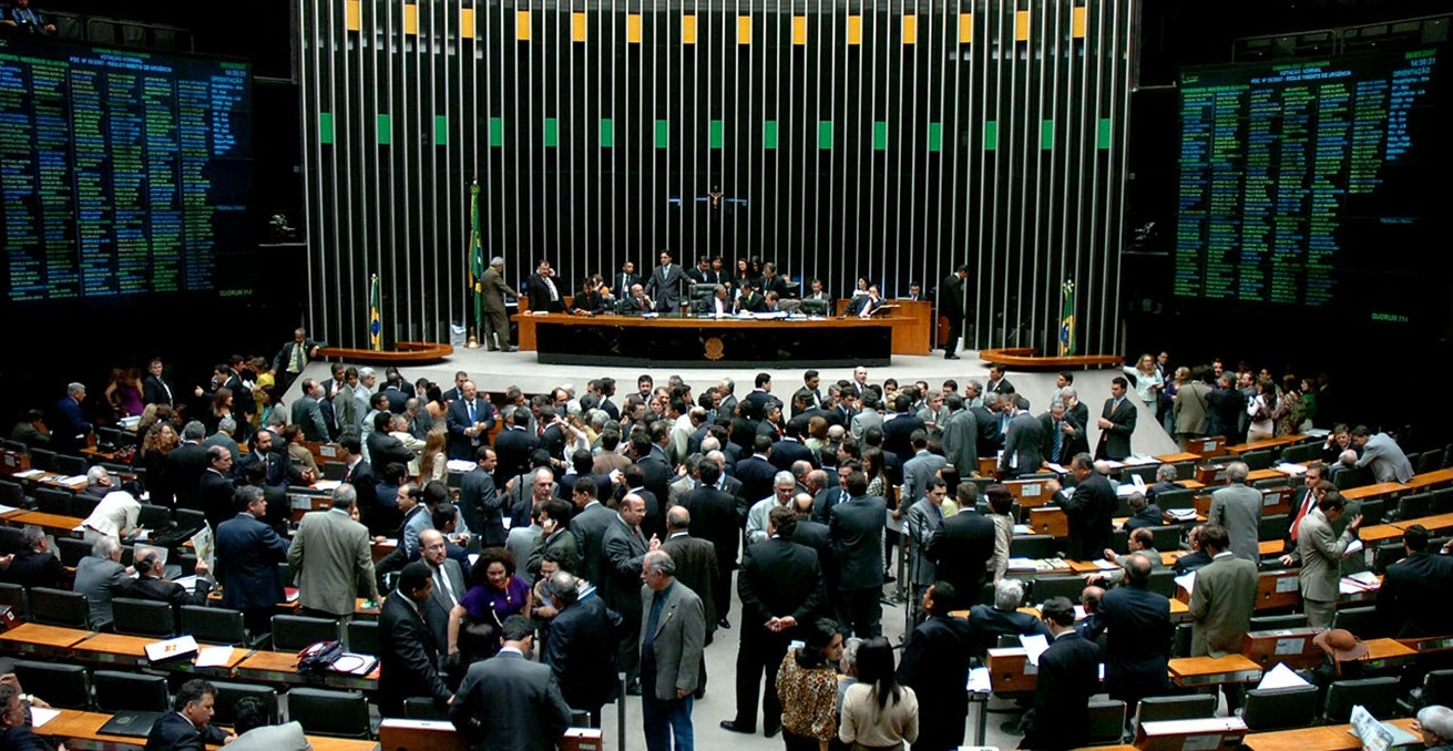 Center and Center-Right Parties Dominate 18 State Legislatures in Brazil, Left Holds Only 15%