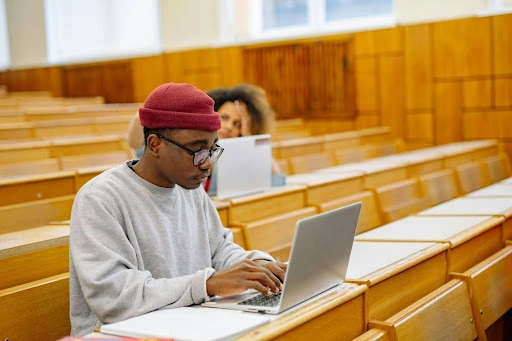 How International Students Can Excel in Research-Based Courses. (Photo Internet reproduction)