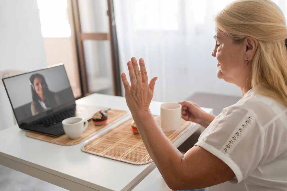 Online Group Therapy: Types, Benefits, and What to Expect. (Image Freepik)