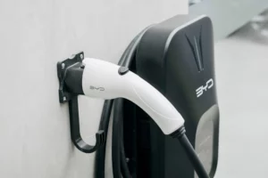 BYD Unveils Revolutionary 5-Minute EV Charging System, Stocks Soar