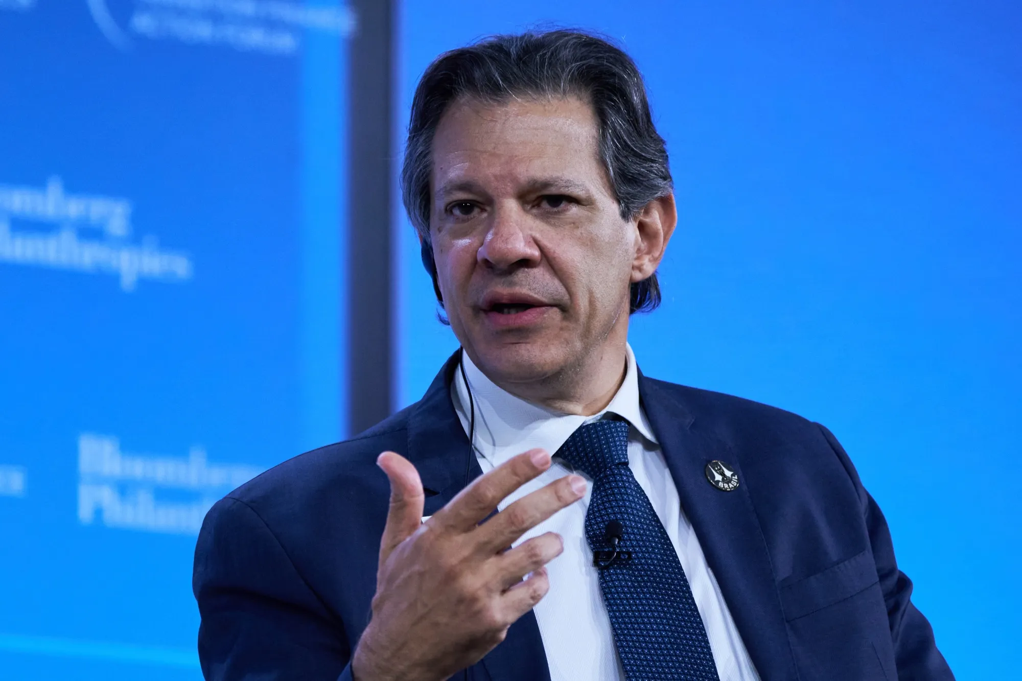 Brazil’s Finance Chief Signals Hope for 2025 Inflation Drop