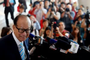 China Halts Li Ka-shing Deals Over Panama Port Sale