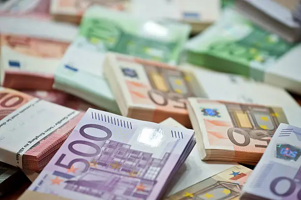 Euro Hits Long-Unseen Highs as Geopolitical Shifts Pressure the Dollar