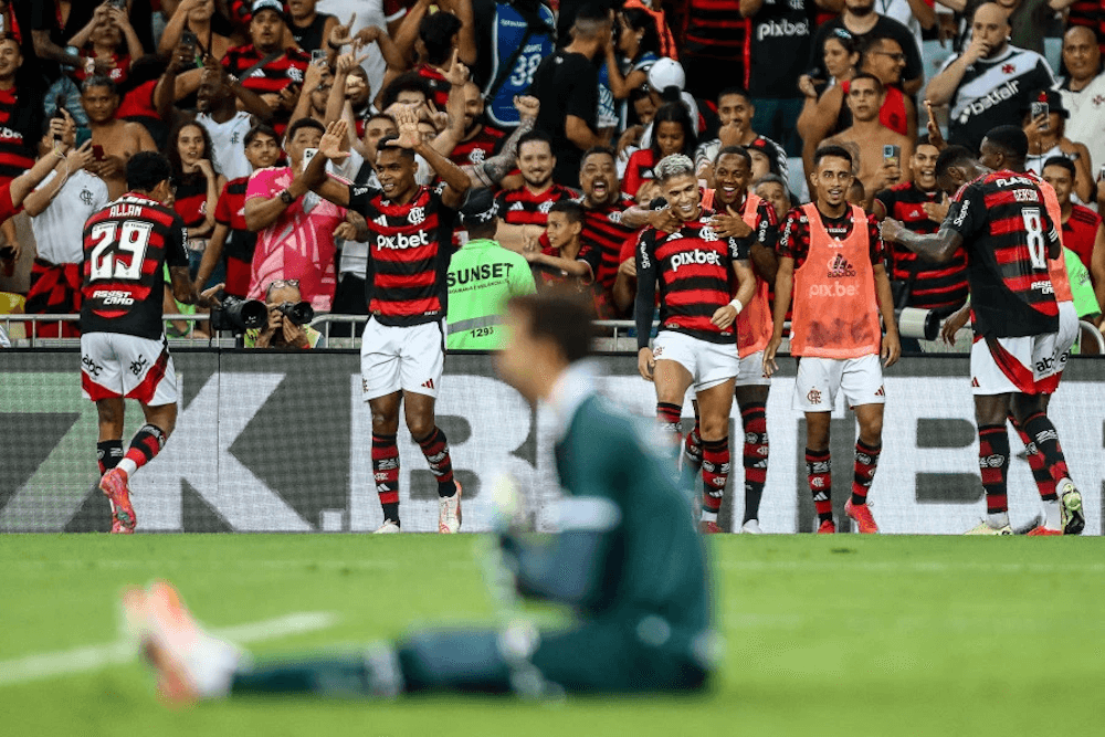 Flamengo Edges Fluminense in Carioca Championship Final First Leg