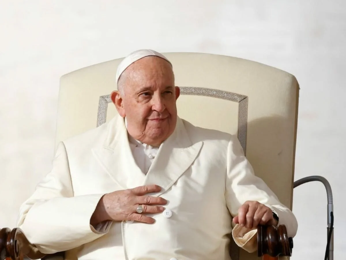 Pope Francis Faces Two Acute Respiratory Crises Amid Fragile Recovery