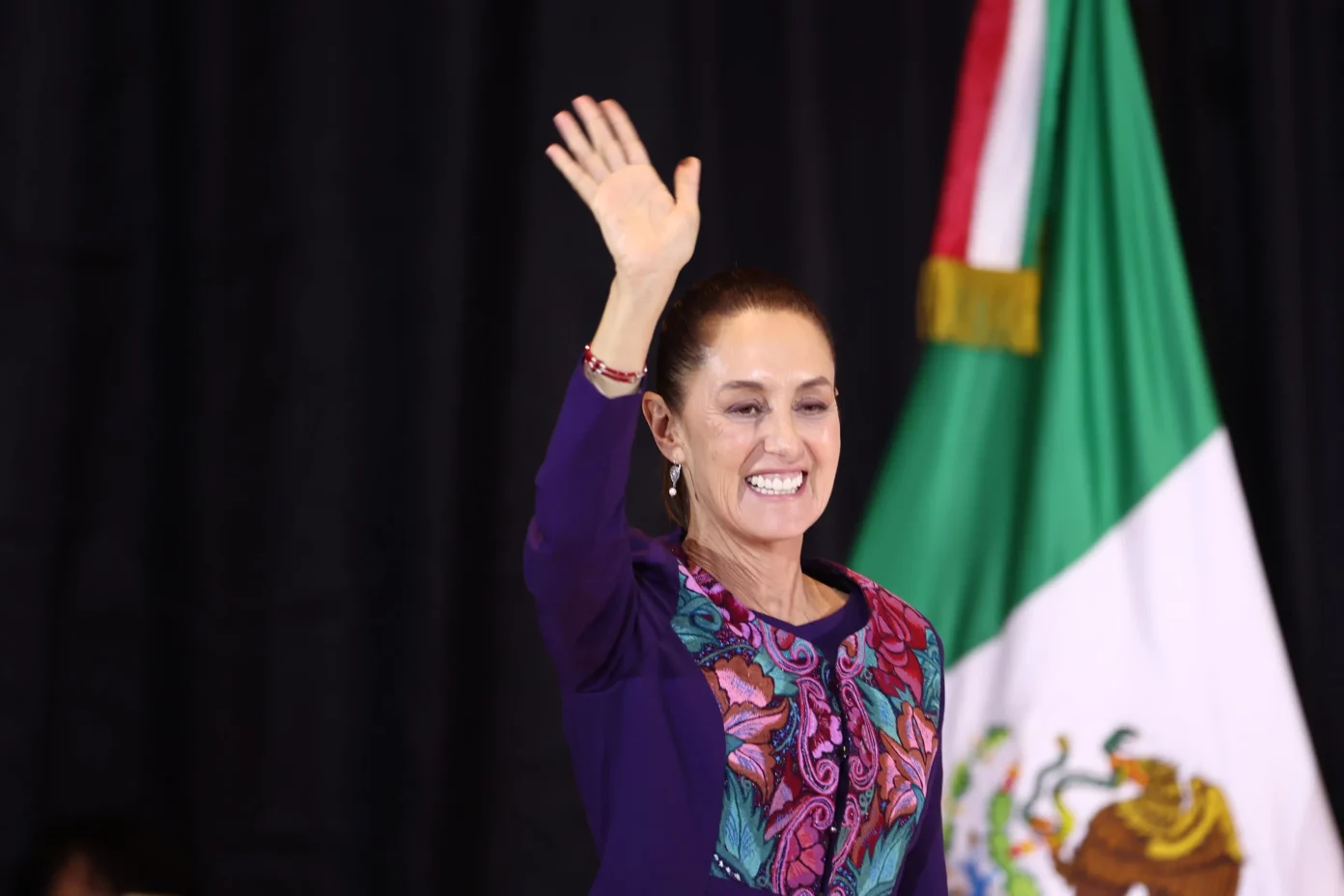 Claudia Sheinbaum’s Approval Climbs to 68% as Mexico Faces Corruption and Security Challenges