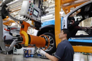China’s Manufacturing Growth Hits Three-Month High but Faces Persistent Economic Headwinds