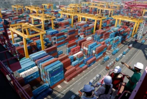 Exports Drive South Korea's 2% 2024 Growth Amid Domestic Weakness