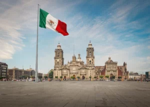 Mexico’s Economy Teeters as Growth Creeps Up Amid Tariff Threats