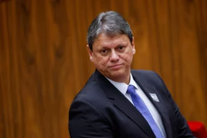 Tarcísio de Freitas Leads Poll as Bolsonaro Supporters' Preferred 2026 Candidate