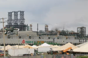 Mexico’s Refinery Dream Falters as Pemex Struggles