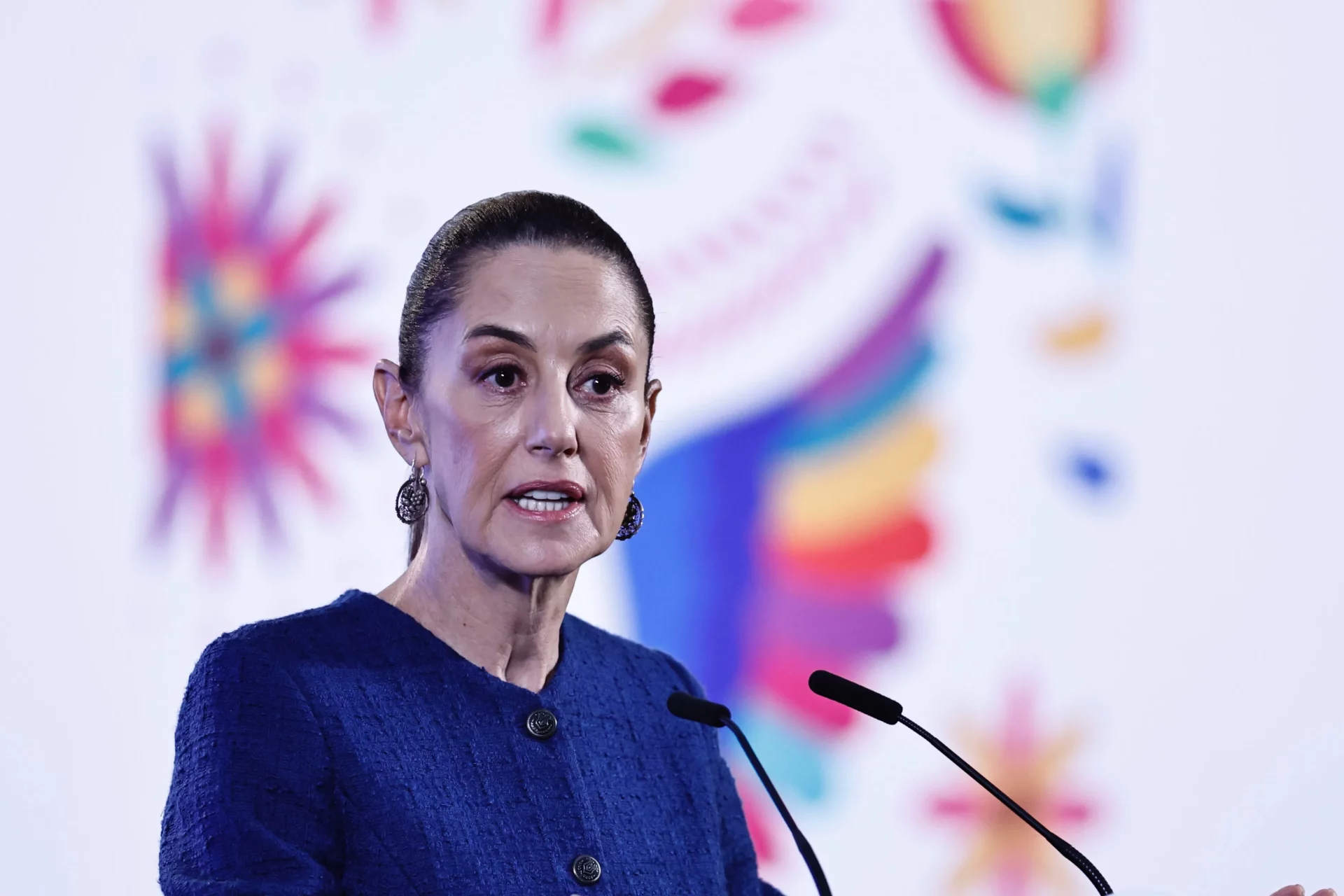 Mexico Turns Against China: Sheinbaum's Tariff Plan Fulfills Trump's Fortress Vision
