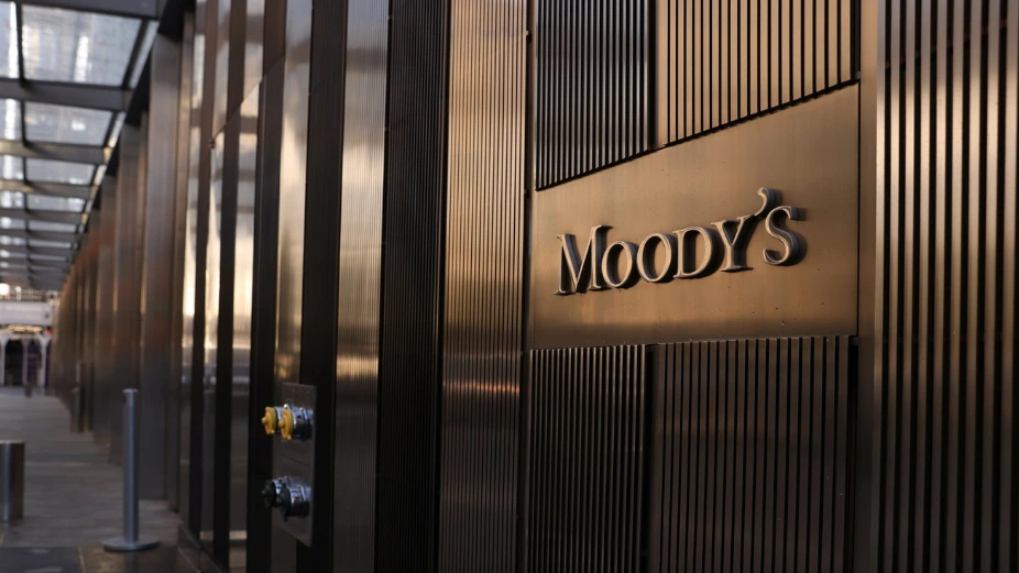 Moody's Edges Closer to U.S. Credit Rating Downgrade Amid Fiscal Concerns