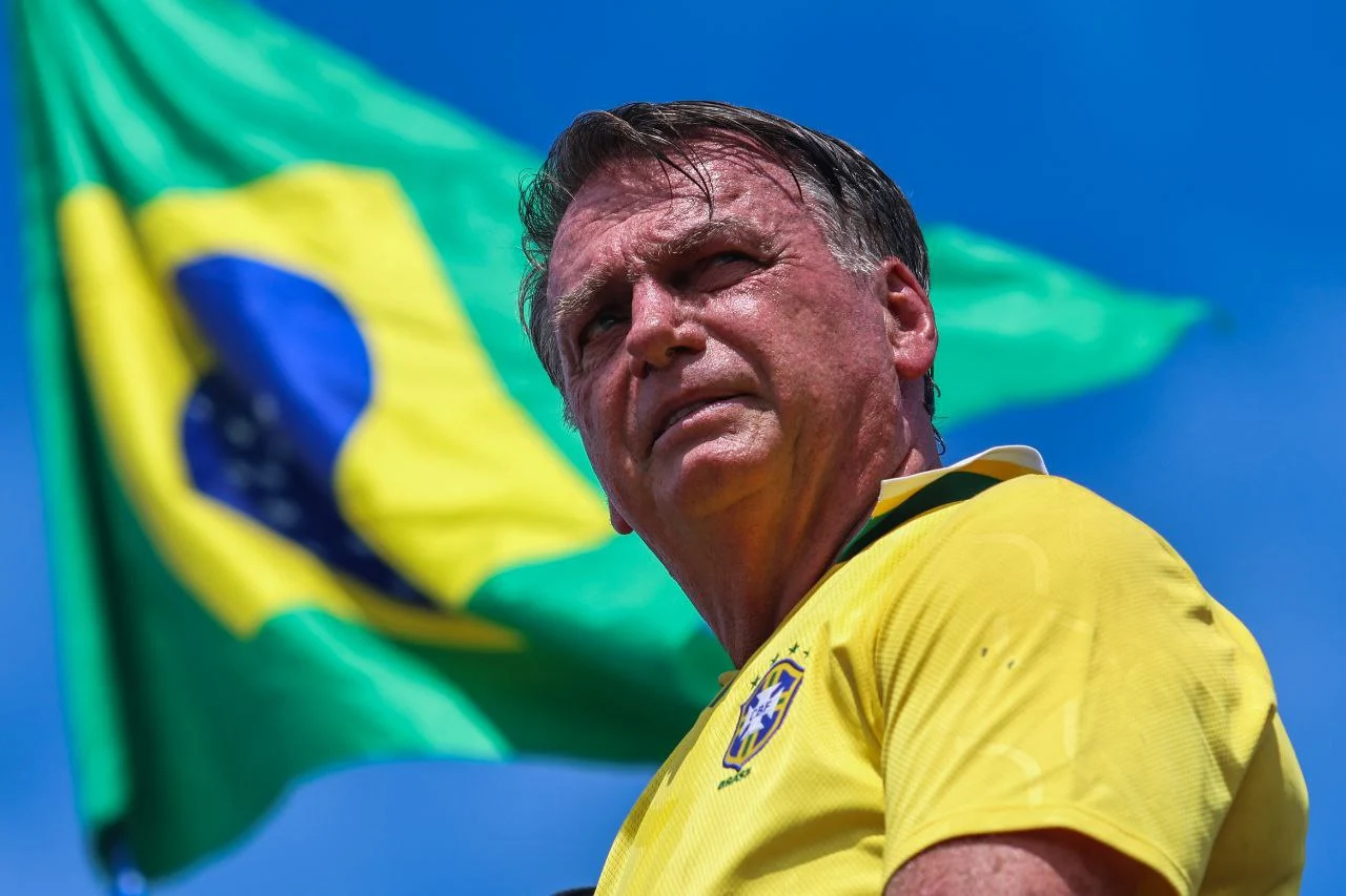 Bolsonaro's Copacabana Rally Falls Short as Legal Troubles Loom. (Photo Internet reproduction)