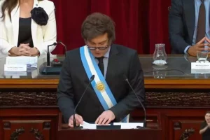 Argentina Pushes Forward with IMF Deal Through Presidential Decree