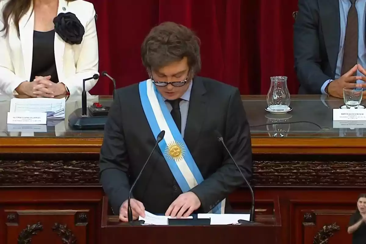 Argentina Pushes Forward with IMF Deal Through Presidential Decree