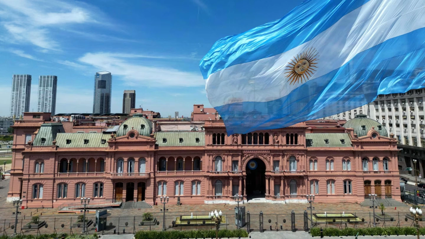 Argentina’s Risk Premium Rises to 867 Points, Signaling Investor Concerns
