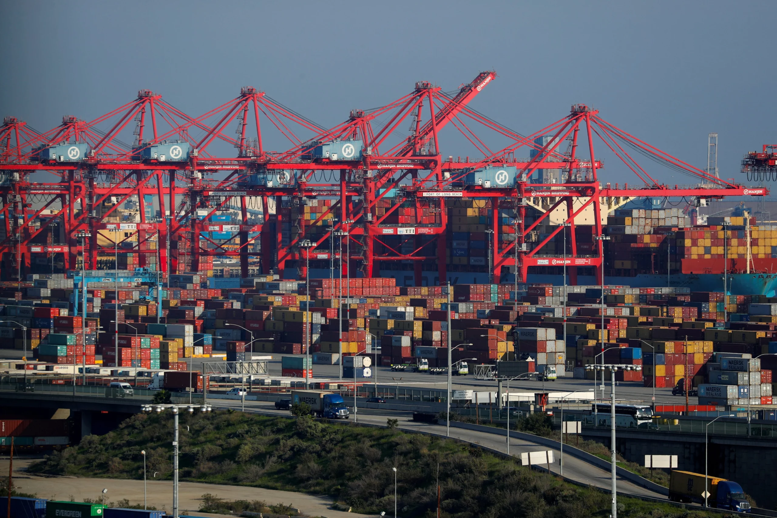 U.S. Trade Deficit Narrows to $147.9 Billion, Still Above Market Expectations