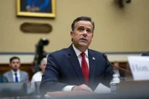 U.S. Pauses Intelligence Sharing with Ukraine as Trump Pressures Zelensky for Peace