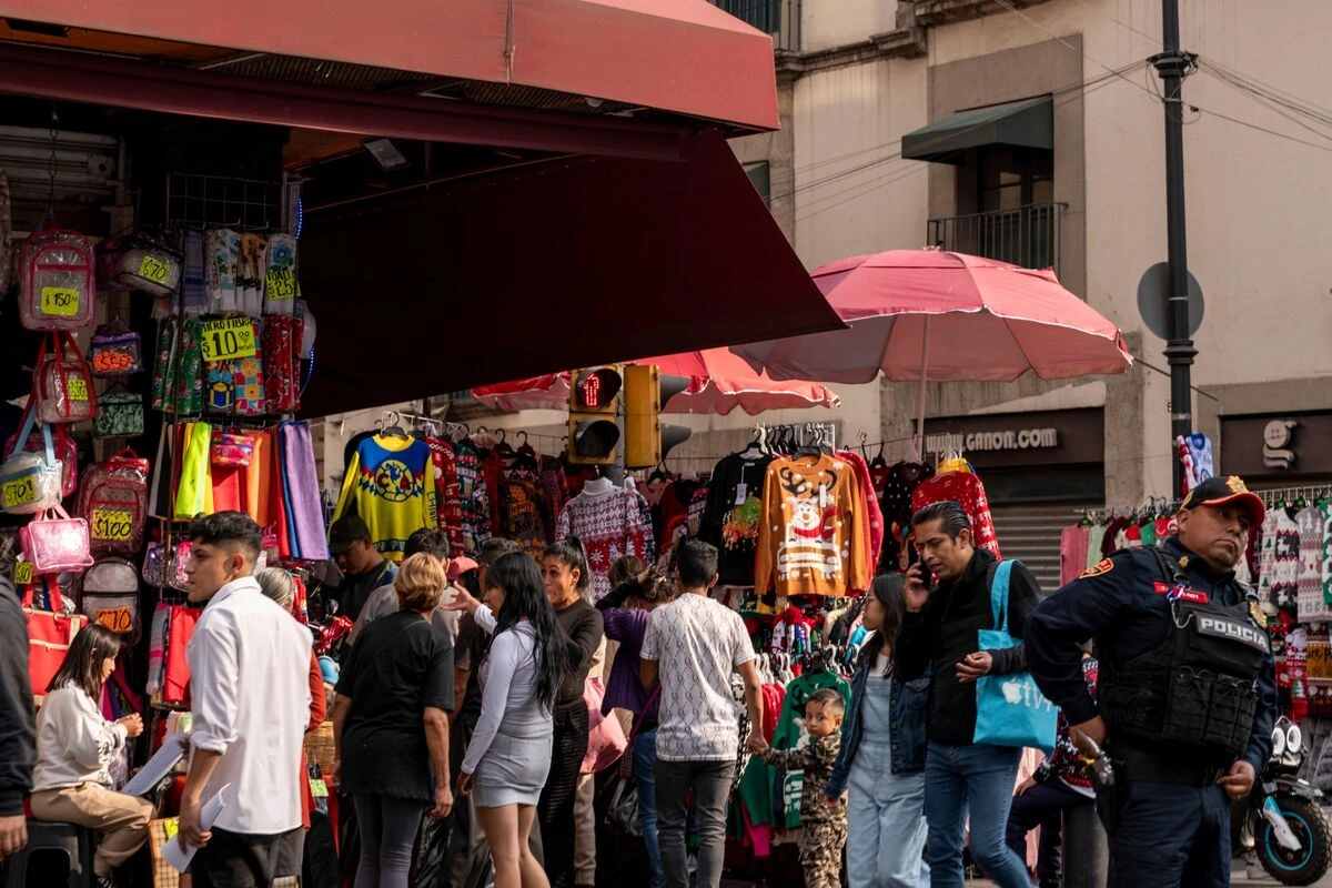 Mexico’s Inflation Accelerates in March but Stays Within Target Range