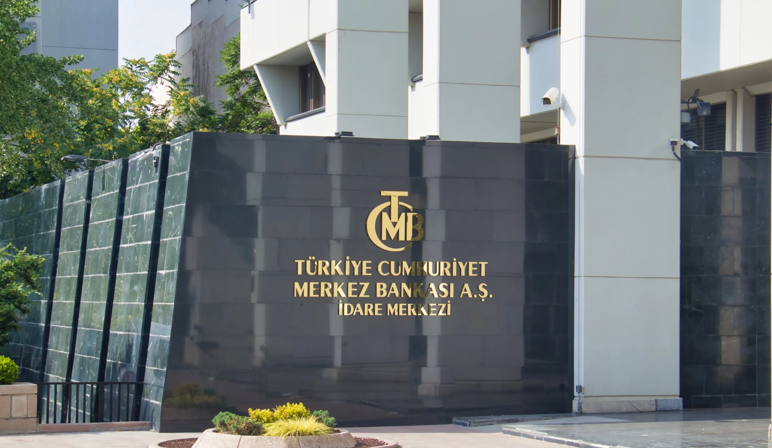 Turkey’s Central Bank Surprises Markets With Aggressive Rate Hike Amid Political and Economic Strains