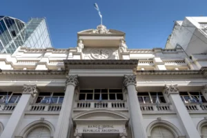 Argentina Lifts All Foreign Exchange Restrictions, Opening Market to Non-Residents