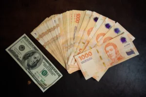 Argentine Peso Pauses After Volatile Week While Economic Pressures Persist