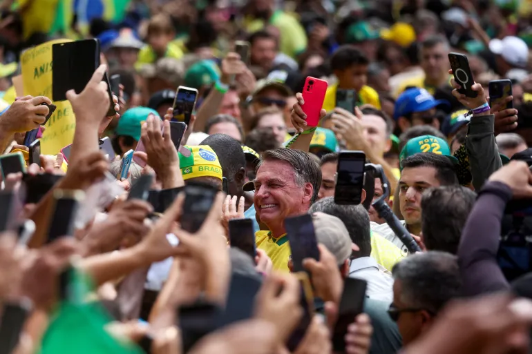 Bolsonaro’s Rally Draws Massive Crowd, Overshadowing Leftist Protest in São Paulo